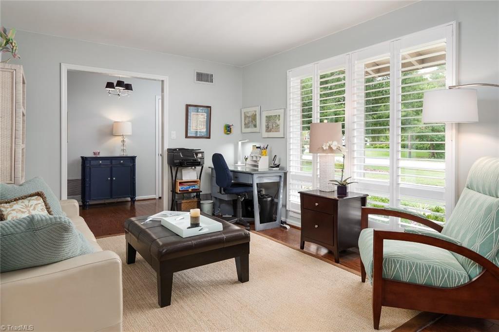 405 Guilford Road Jamestown, NC 27282 - Photo 4 of 30 Gallery Image 4