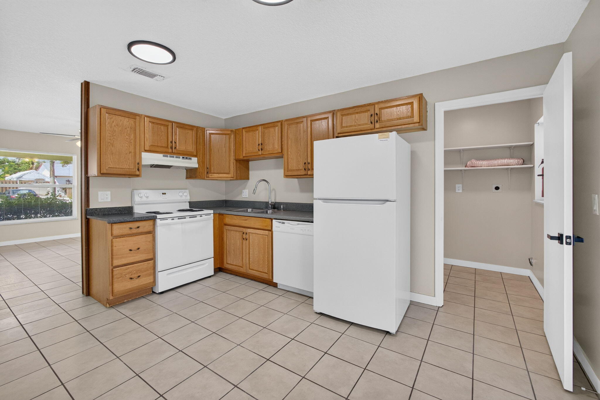 8697 Southeast Hobe Ridge Avenue Hobe Sound, FL 33455 - Photo 12 of 32 13-web-or-mls-5D1A6269