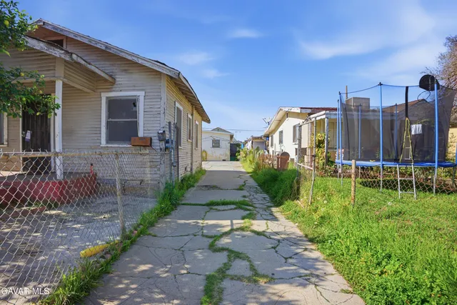 $600,000 | 1123 South Kern Avenue, Los Angeles, CA 90022