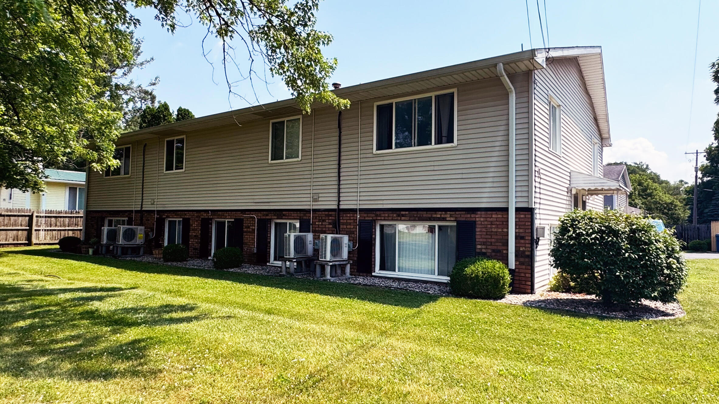 2708 Nichols Road Kalamazoo, MI 49004 - Photo 2 of 6 IMG_3492