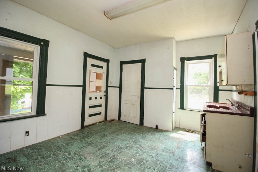 8264 Warren - Sharon Road Masury, OH 44438 - Photo 4 of 12 Gallery Image 4