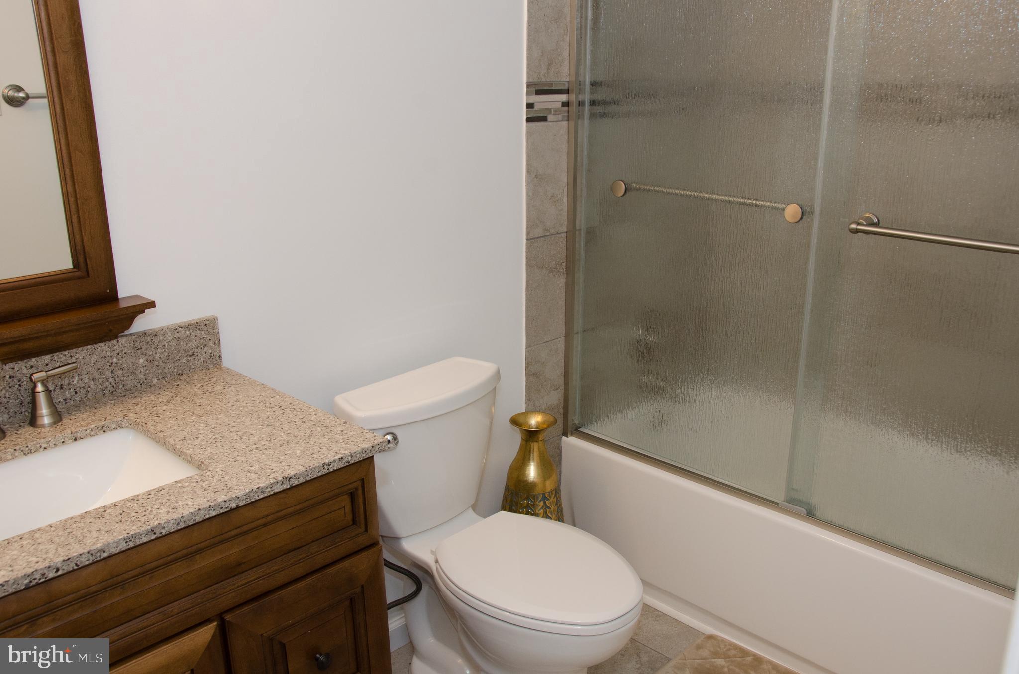 1513 Nicholas Road Waldorf, MD 20601 - Photo 16 of 20 Beautiful Hall Bath