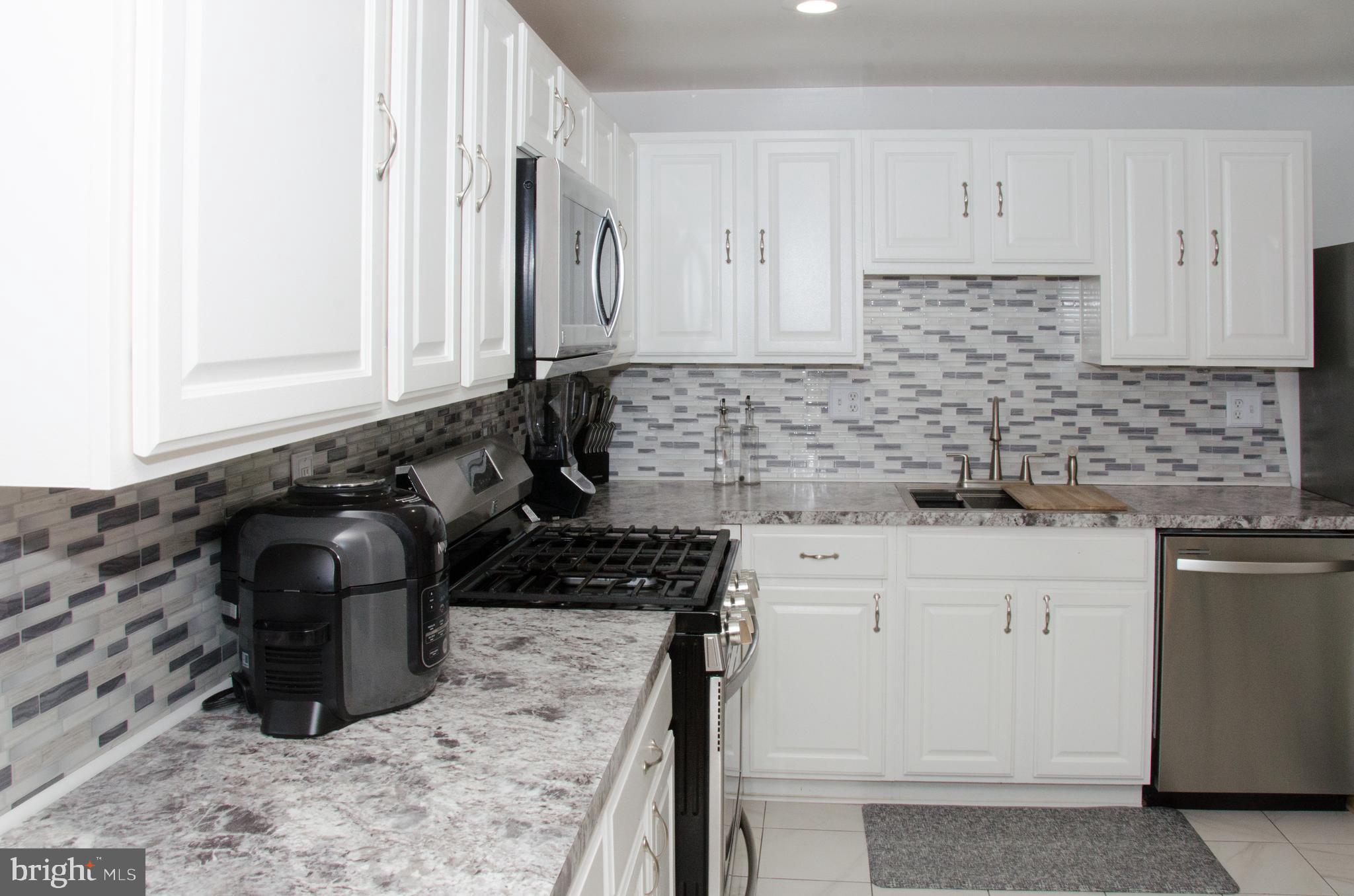 1513 Nicholas Road Waldorf, MD 20601 - Photo 3 of 20 New updated kitchen!