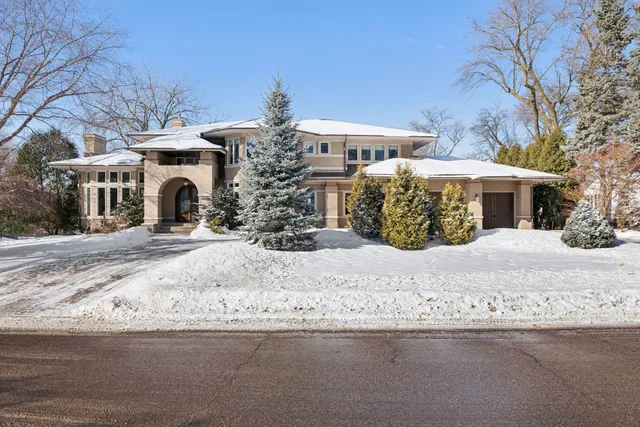 $2,100,000 | 5600 Parkwood Lane, Edina, MN 55436