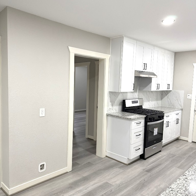 4510 Kingsbury Street Houston, TX 77021 - Photo 7 of 13 Kitchen