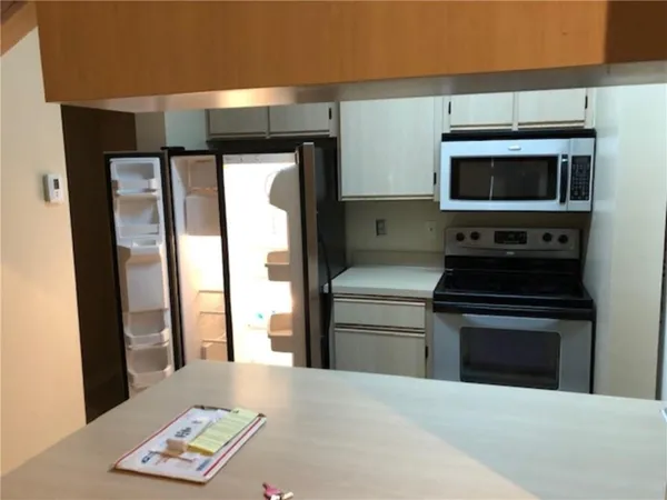 $1,850 | 18352 Northwest 68th Avenue, Unit E, Hialeah, FL 33015