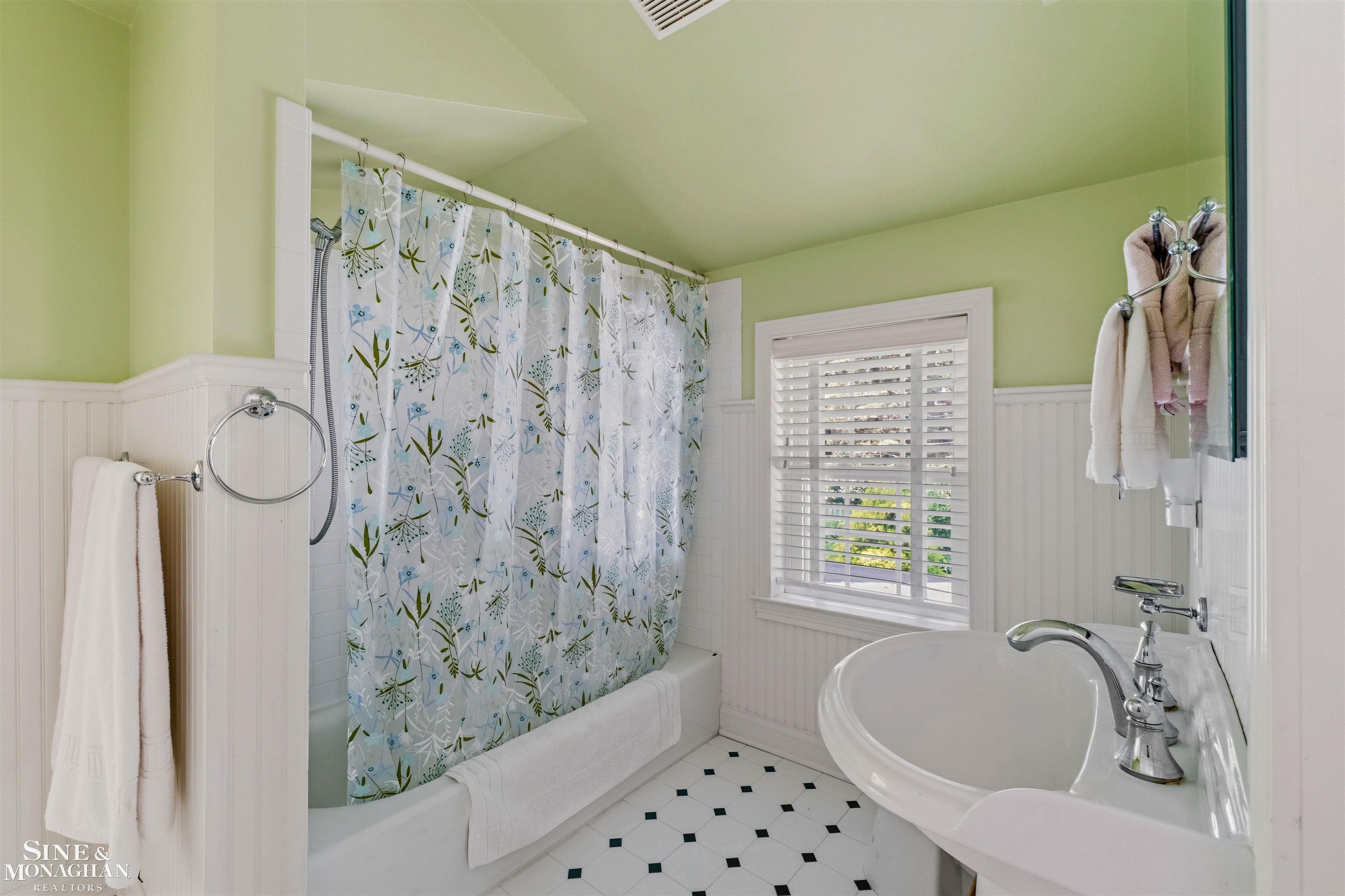 83 Hawthorne Road Grosse Pointe Shores, MI 48236 - Photo 31 of 50