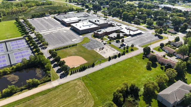 $199,500 | 1801 Pryor Avenue North, Glencoe, MN 55336