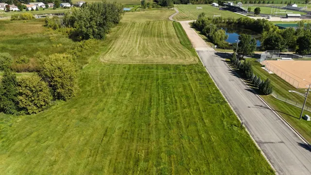 $199,500 | 1801 Pryor Avenue North, Glencoe, MN 55336