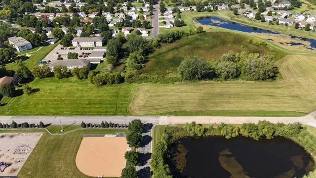 $199,500 | 1801 Pryor Avenue North, Glencoe, MN 55336