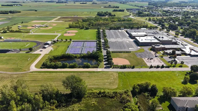 $199,500 | 1801 Pryor Avenue North, Glencoe, MN 55336