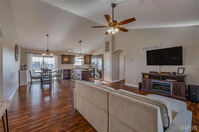 $380,000 | 456 North Haven Drive, Farmington, MO 63640