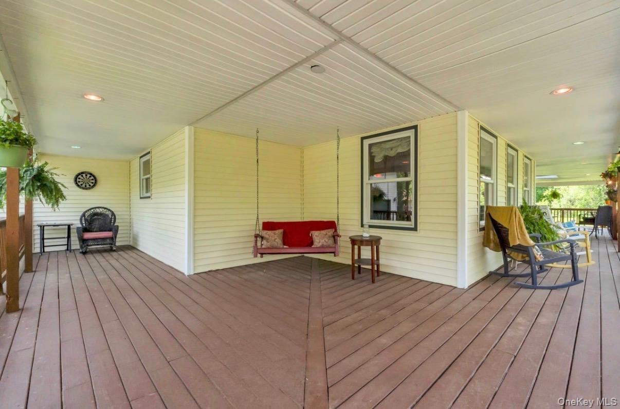 506 Moriches-Middle Island Road Manorville, NY 11949 - Photo 8 of 50
