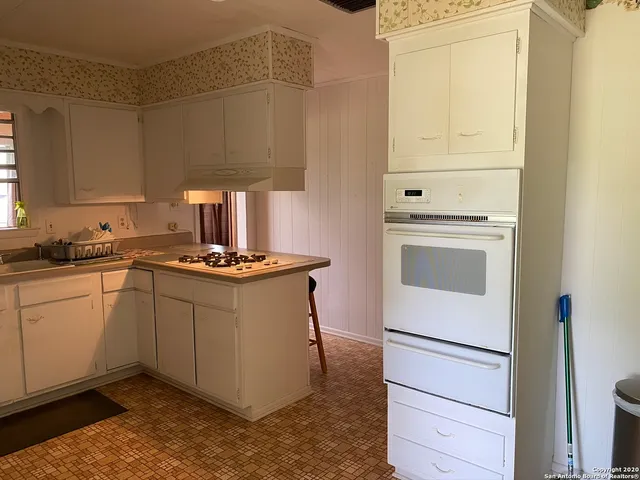 $1,700 | 1695 Arnold Road, Poteet, TX 78065