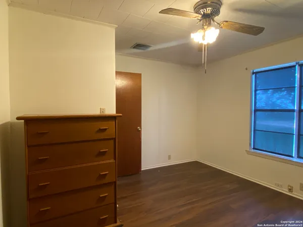 $1,700 | 1695 Arnold Road, Poteet, TX 78065