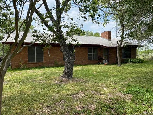 $1,700 | 1695 Arnold Road, Poteet, TX 78065