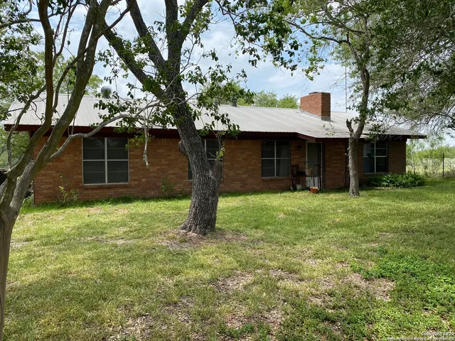 $1,700 | 1695 Arnold Road, Poteet, TX 78065