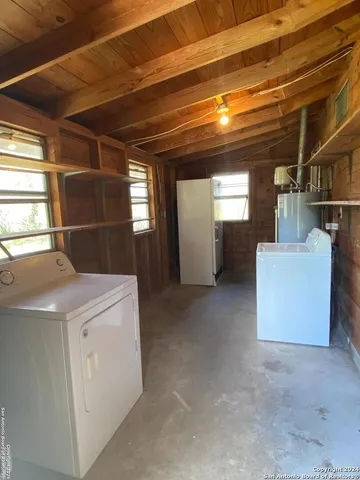 $1,700 | 1695 Arnold Road, Poteet, TX 78065