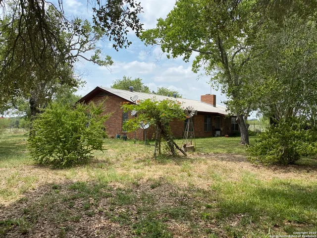$1,700 | 1695 Arnold Road, Poteet, TX 78065