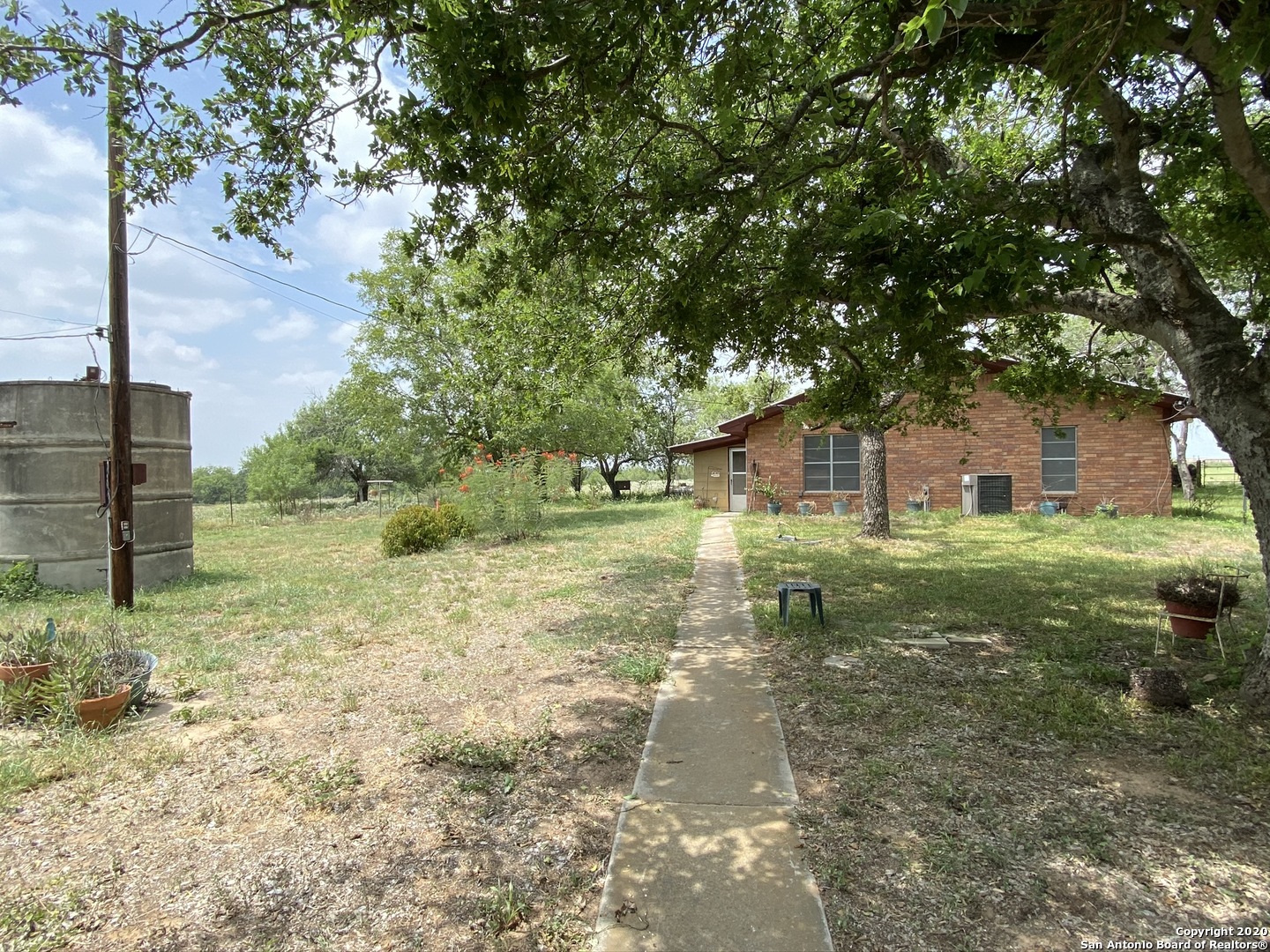 1695 Arnold Road Poteet, TX 78065 - Photo 4 of 29