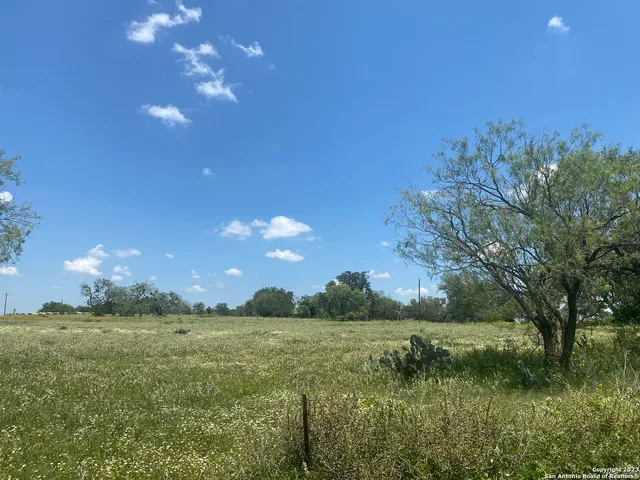 $1,700 | 1695 Arnold Road, Poteet, TX 78065