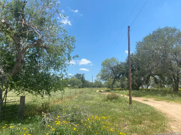 $1,700 | 1695 Arnold Road, Poteet, TX 78065