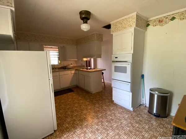 $1,700 | 1695 Arnold Road, Poteet, TX 78065