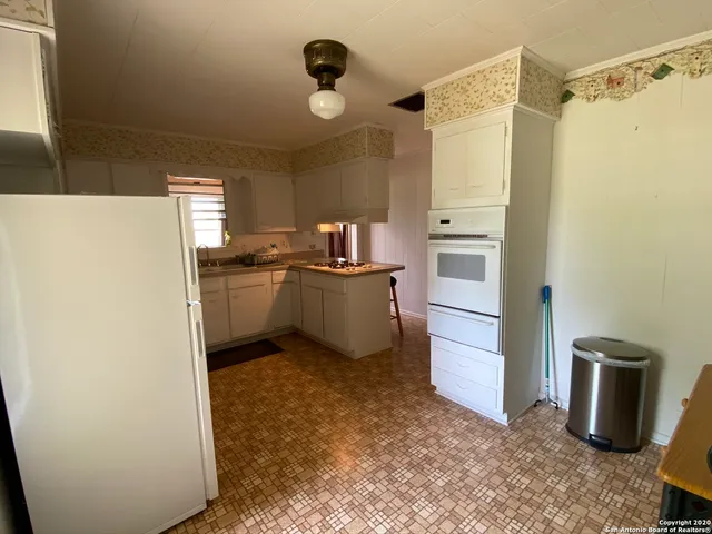 $1,700 | 1695 Arnold Road, Poteet, TX 78065