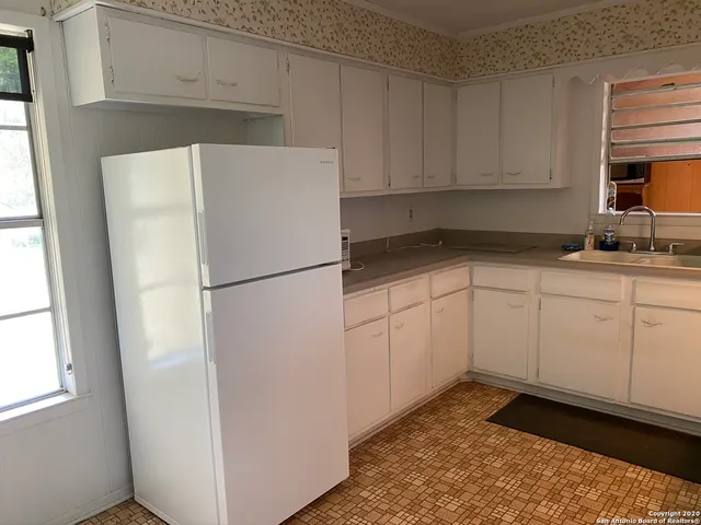 $1,700 | 1695 Arnold Road, Poteet, TX 78065