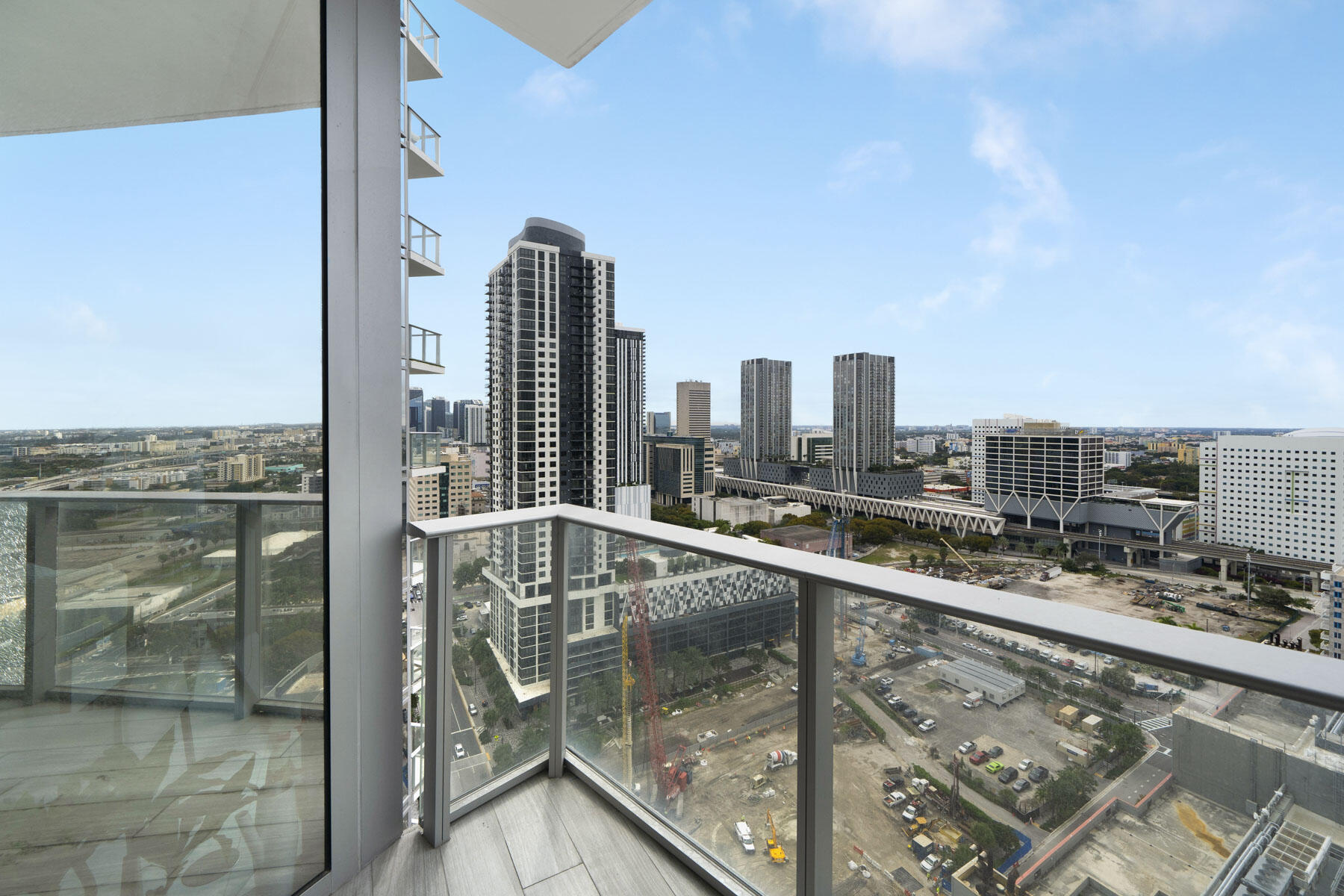 851 Northeast 1st Avenue, Unit 2410 Miami, FL 33132 - Photo 24 of 27 a balcony with city view