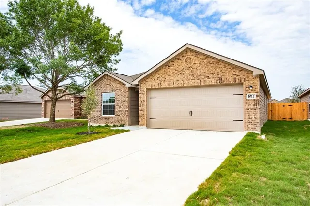 $1,495 | 1012 Riverdale Cove, Jarrell, TX 76537
