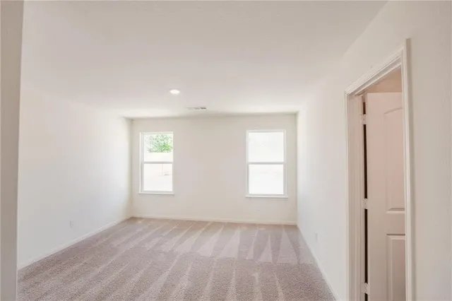 $1,495 | 1012 Riverdale Cove, Jarrell, TX 76537