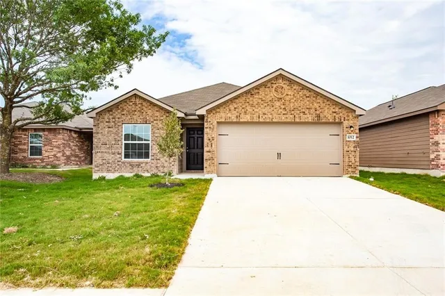 $1,495 | 1012 Riverdale Cove, Jarrell, TX 76537