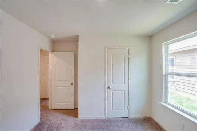 $1,495 | 1012 Riverdale Cove, Jarrell, TX 76537