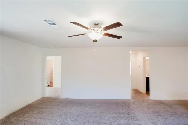 $1,495 | 1012 Riverdale Cove, Jarrell, TX 76537