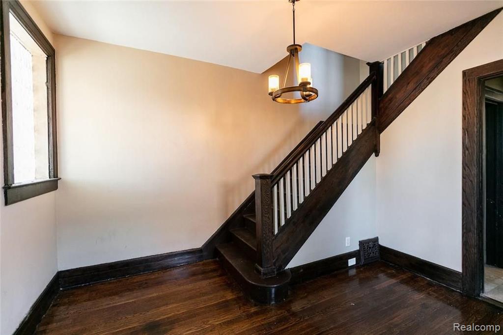 2257 Helen Street Detroit, MI 48207 - Photo 4 of 15