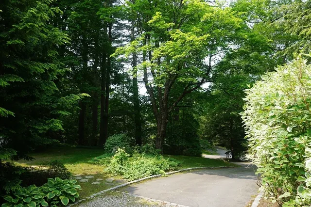 $2,800,000 | 51 Church Street, Weston, MA 02493