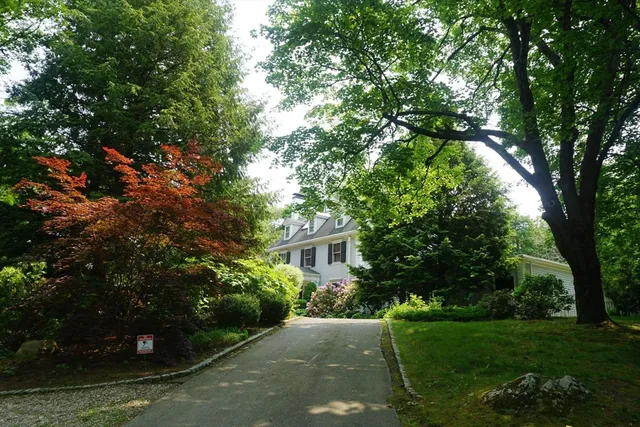 $2,800,000 | 51 Church Street, Weston, MA 02493
