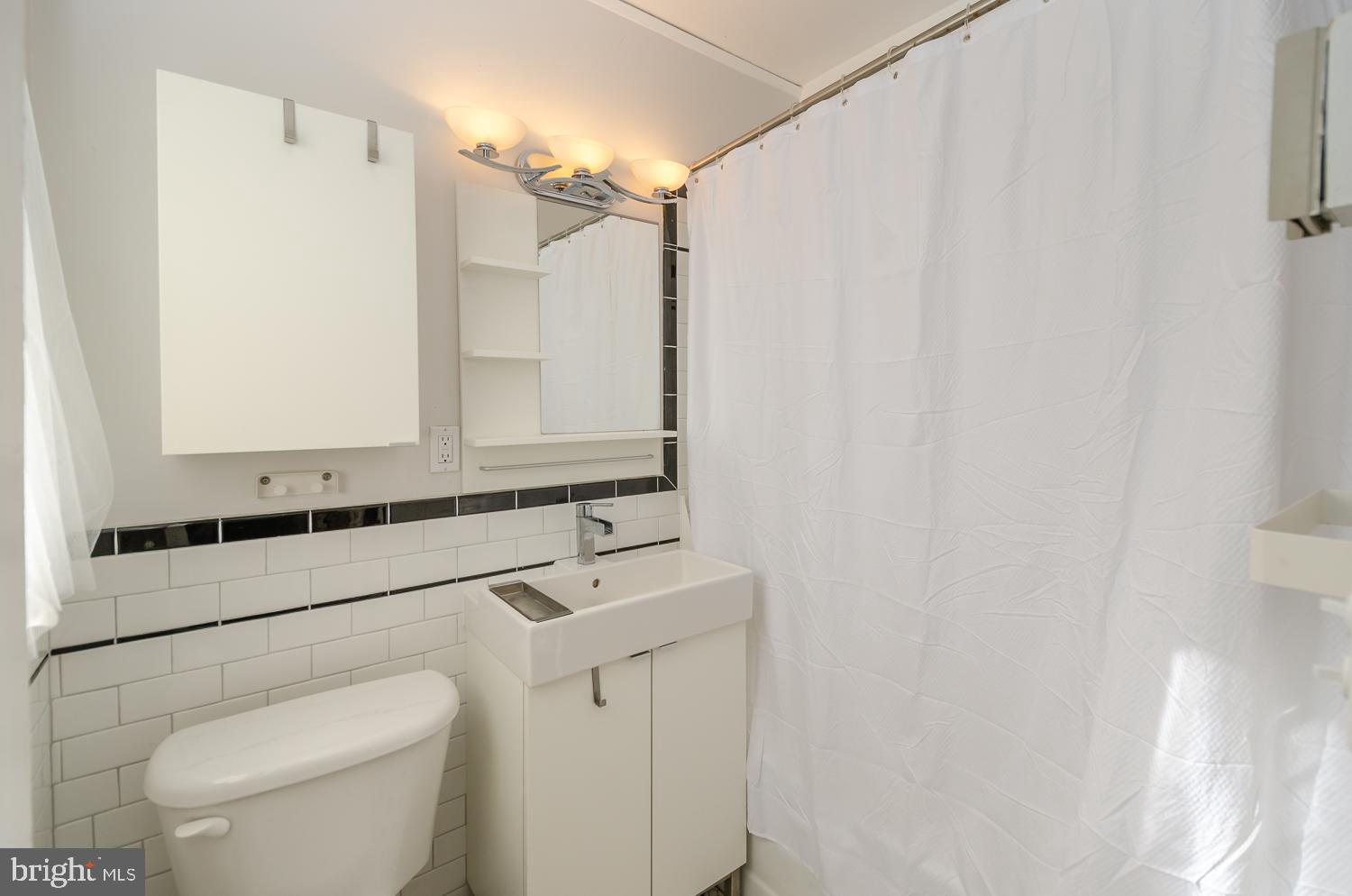 25 Ridge Road, Unit F Greenbelt, MD 20770 - Photo 18 of 22 Upstairs Full Bath
