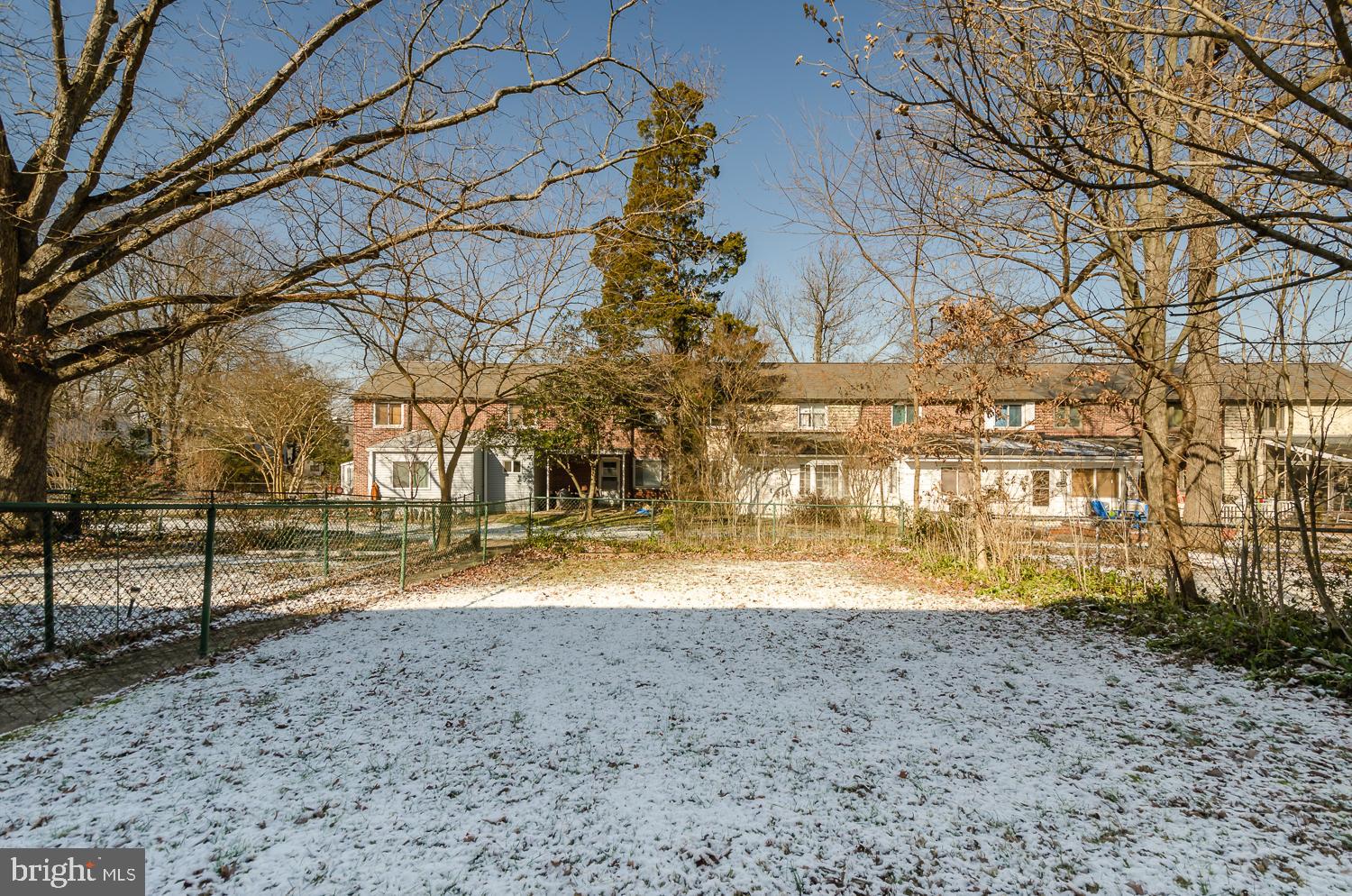 25 Ridge Road, Unit F Greenbelt, MD 20770 - Photo 20 of 22 Fenced back yard