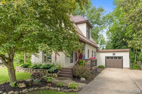 $250,000 | 417 South Stewart Avenue, Fremont, MI 49412