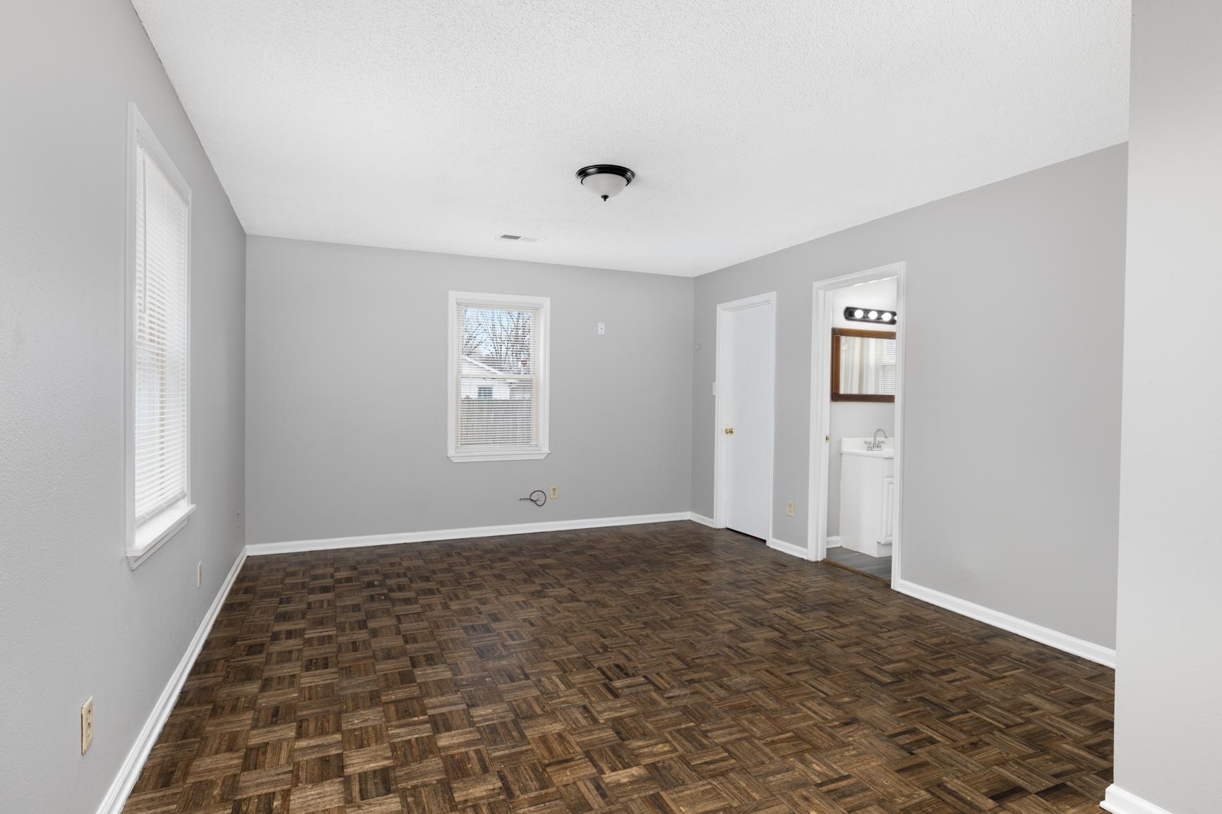 1584 South Perkins Road Memphis, TN 38117 - Photo 7 of 21 Spare room featuring baseboards