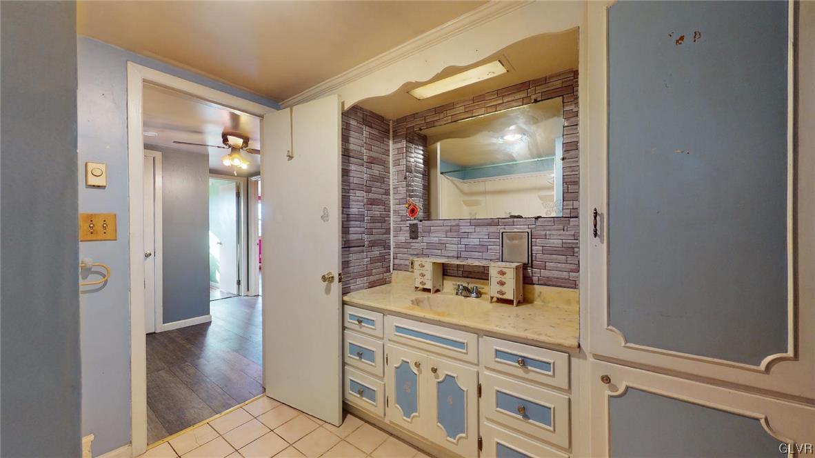 8044 Airport Road Bath, PA 18014 - Photo 28 of 40 Full Bath