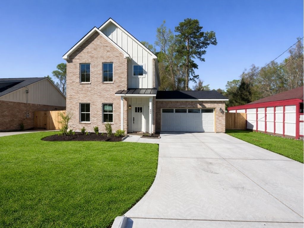 809 South Colbert Street Dayton, TX 77535 - Photo 1 of 8