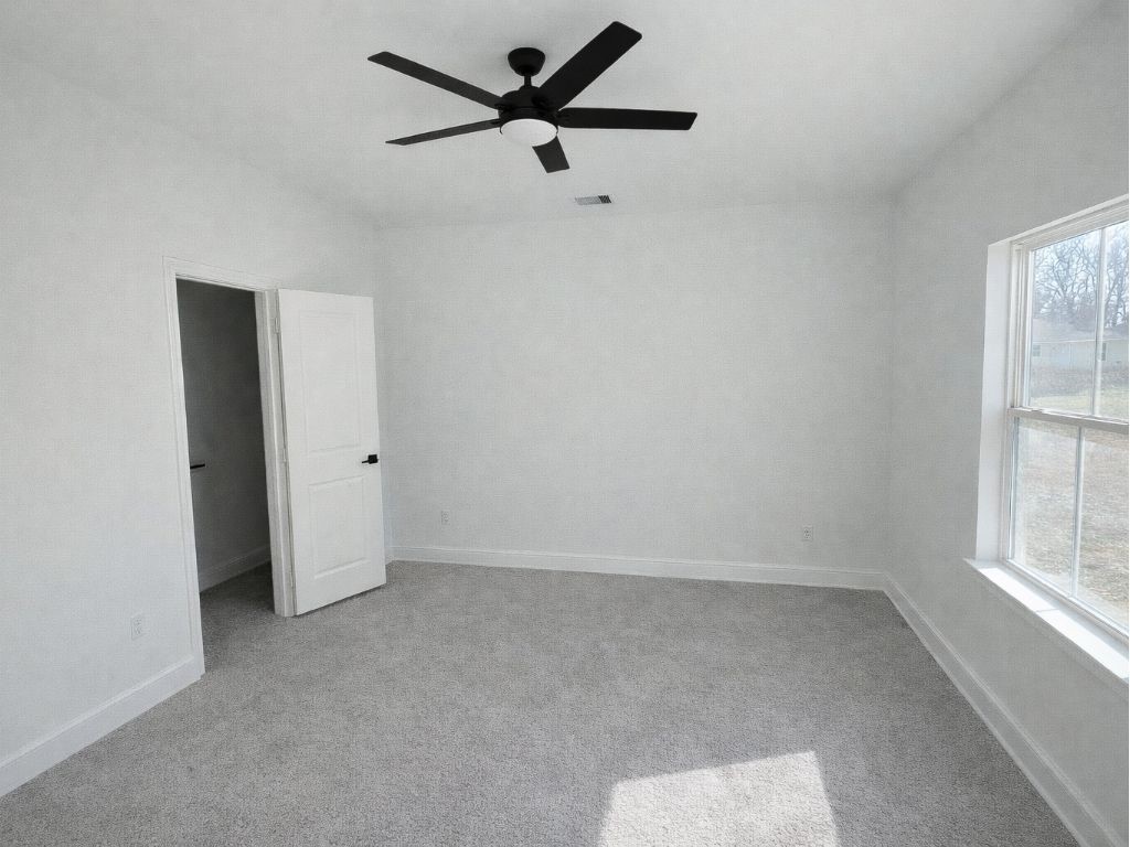 809 South Colbert Street Dayton, TX 77535 - Photo 4 of 8