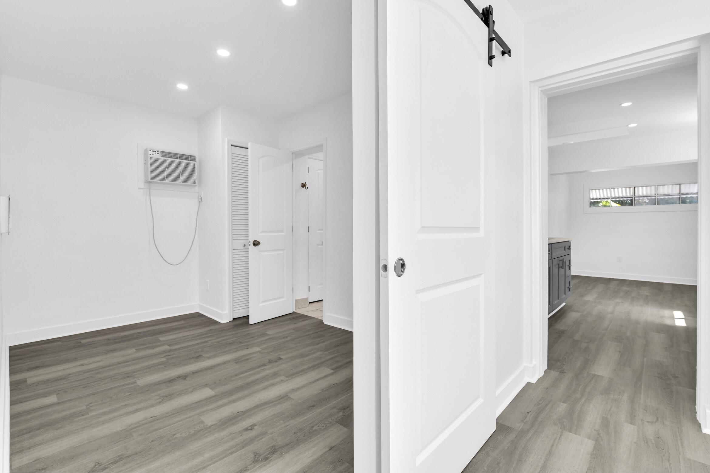 818 North Dixie Highway, Unit 3 Lake Worth Beach, FL 33460 - Photo 6 of 19 818 N Dixie Hwy 3 Lake Worth Beach -6