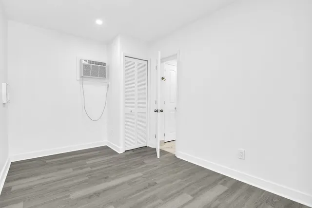 $2,000 | 818 North Dixie Highway, Unit 3, Lake Worth Beach, FL 33460