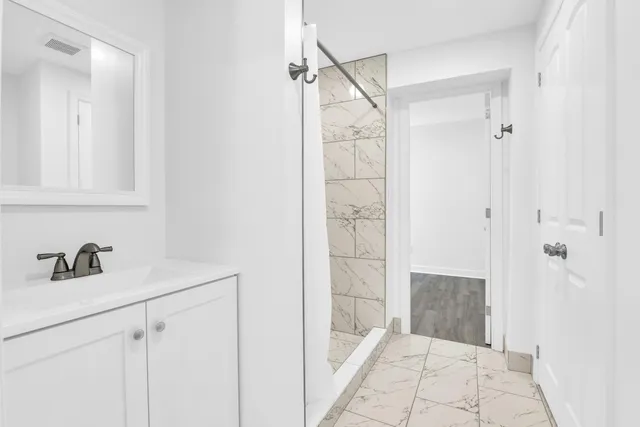 $2,000 | 818 North Dixie Highway, Unit 3, Lake Worth Beach, FL 33460