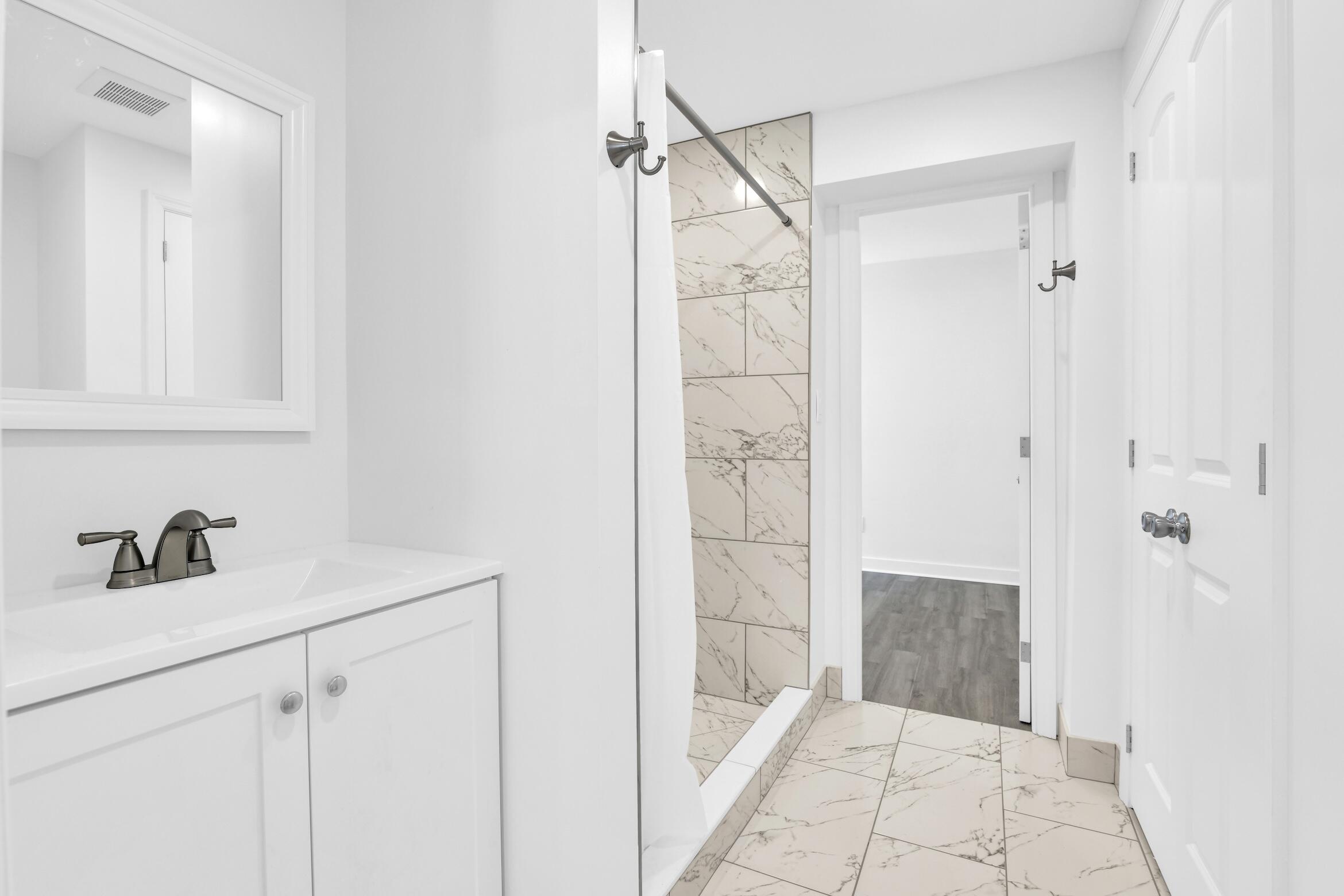 818 North Dixie Highway, Unit 3 Lake Worth Beach, FL 33460 - Photo 9 of 19 818 N Dixie Hwy 3 Lake Worth Beach -19