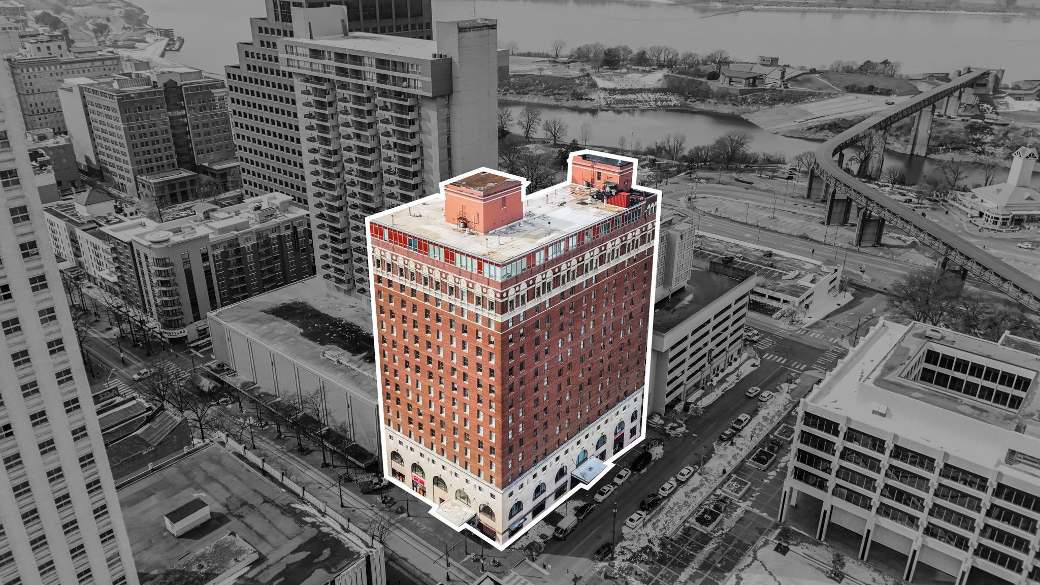 109 North Main Street, Unit 710 Memphis, TN 38103 - Photo 4 of 37 City view with a nearby body of water